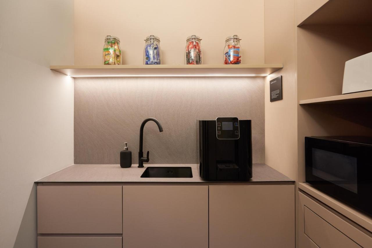 Kinn Capsule Hotel kapsul